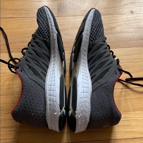 ASICS running shoes - Picture 2 of 3